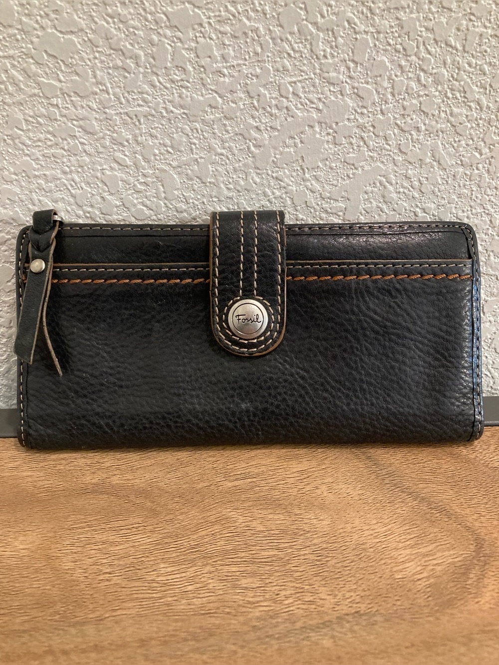 Fossil Black Leather Women's Long Wallet with Contrast Stitching
